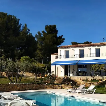 Villa Vue Dans Un Cadre Enchanteur *